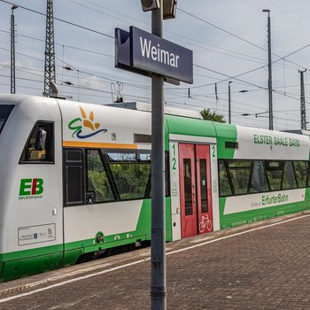 Durch die von der EVG und ver.di für kommenden Montag, 27. März 2023, angekündigten Streikmaßnahmen wird es auch bei der Erfurter Bahn ab 4:00 Uhr morgens zu massiven Zugausfällen kommen. Das Ausmaß können wir derzeit noch nicht abschätzen. Wenn...
